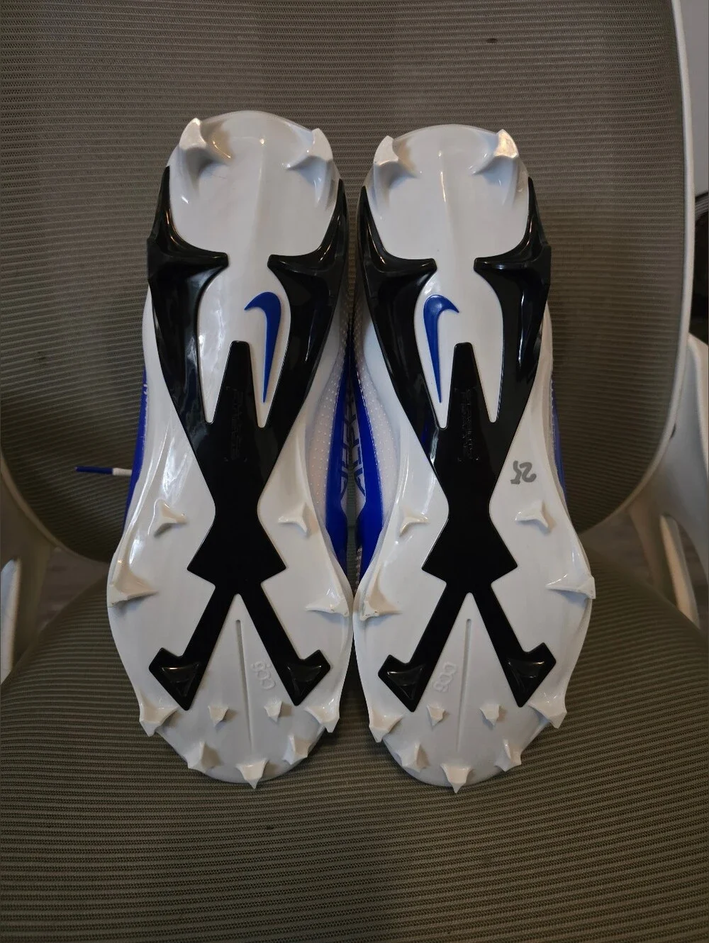 Nike Alpha Menace 4 Elite Football Cleats (Clean White/Black/Navy Blue) Size 14